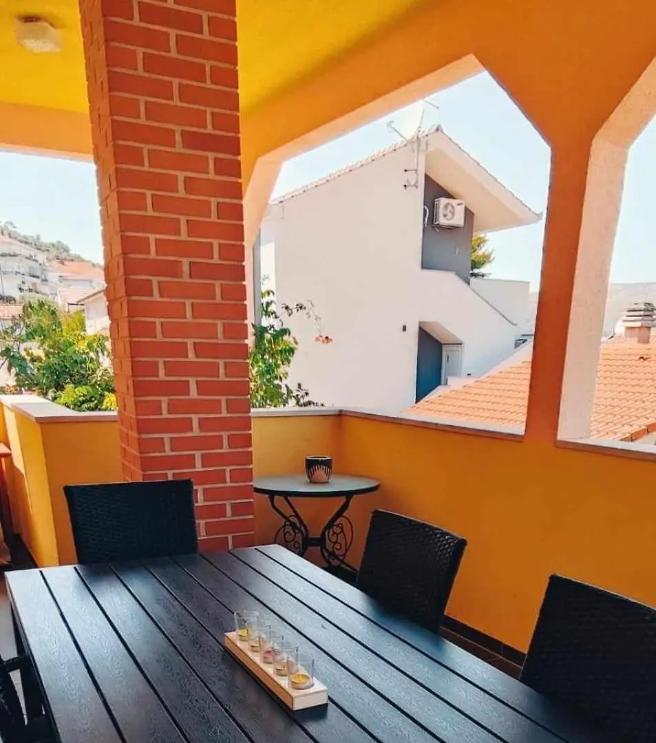 Villa Cosy Trogir 0*,  Croatia